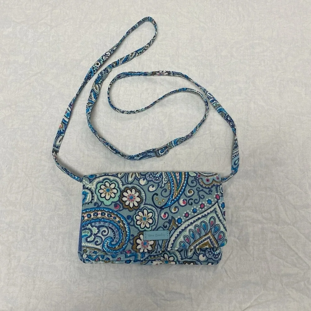 Vera Bradley Daisy Dot Paisley All In One Crossbody Wallet Blue Quilted